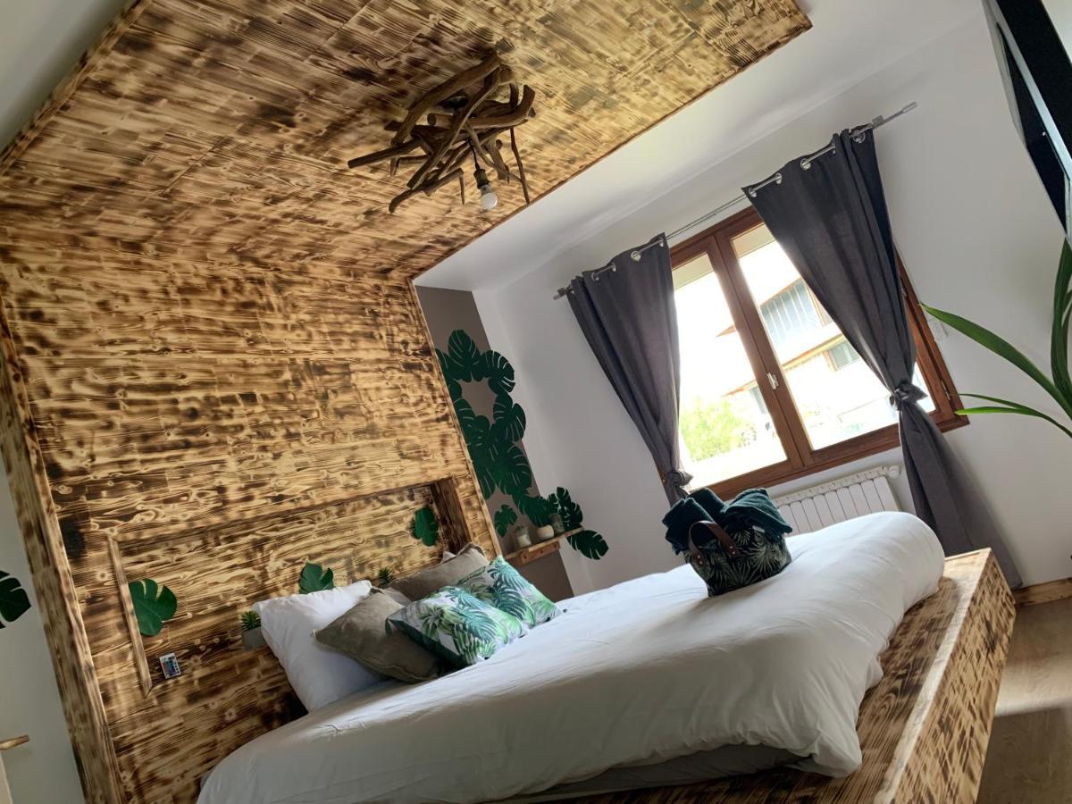 V&V Lodge Alby-sur-Cheran Buitenkant foto